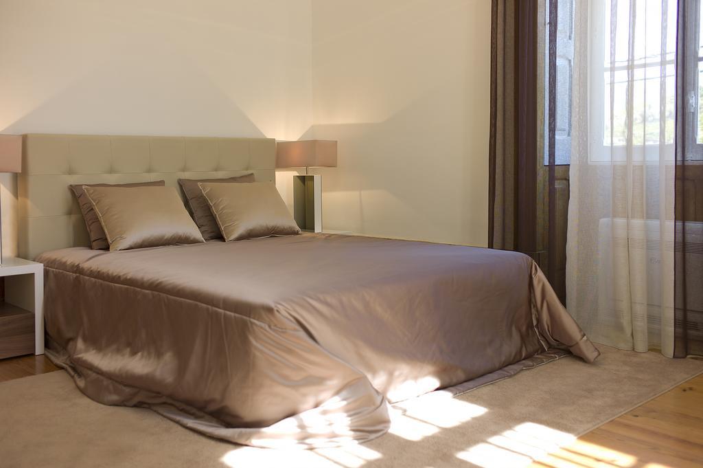 Casa De Cambres Guest House Ламего Стая снимка